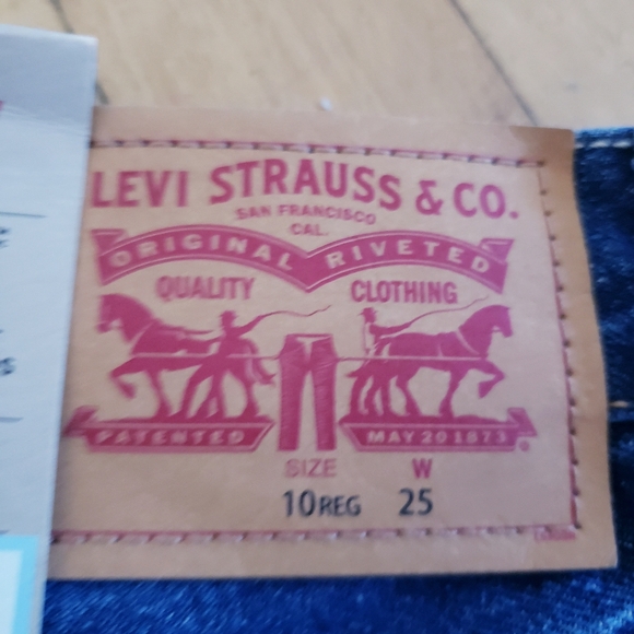 Levi's NWT 511 Slim Cut Off Short - 10Reg W25 - Picture 8 of 11